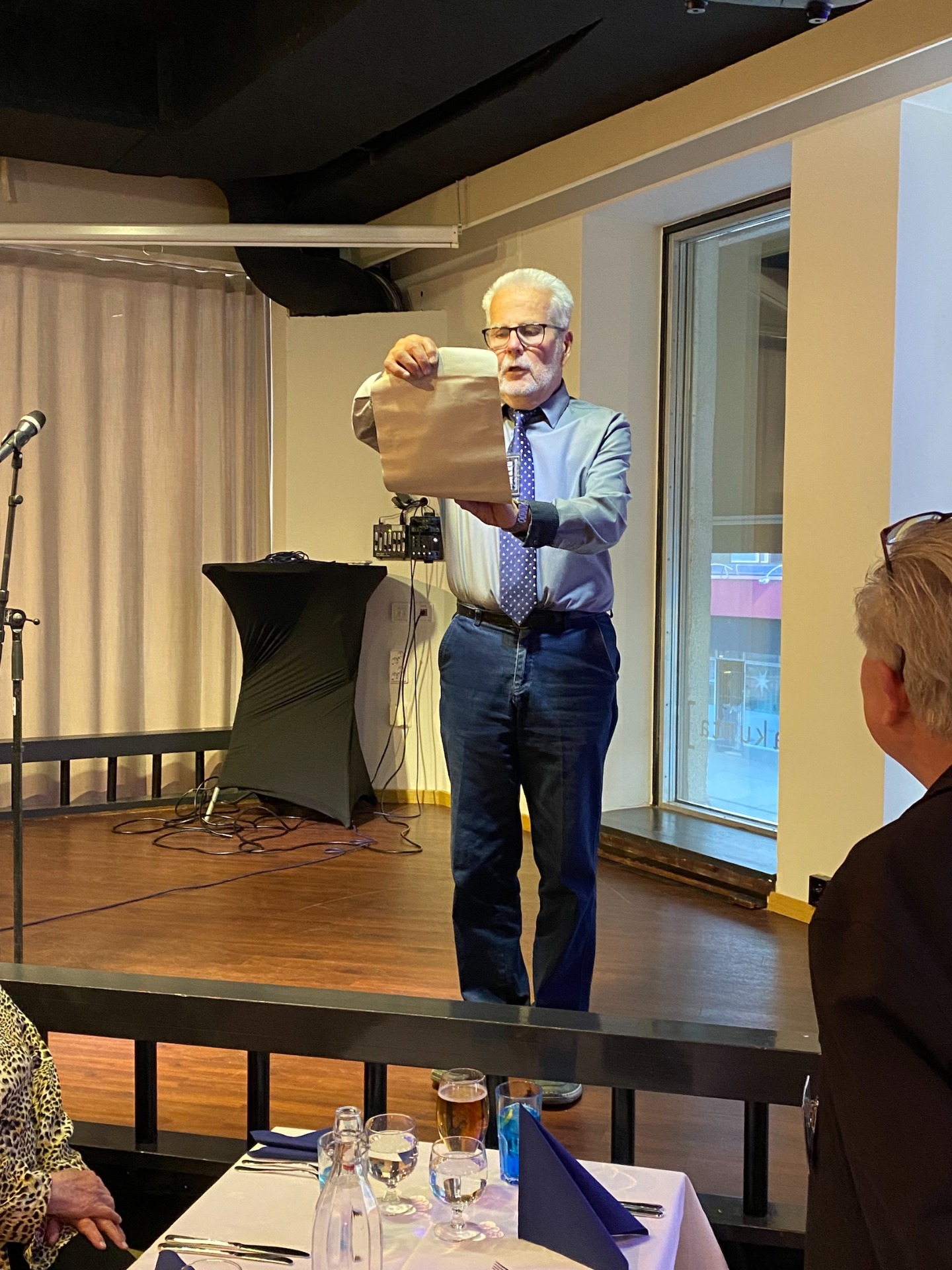 Markku Vermola julisti perjantai-iltana Vaakunan illallisen yhteydessä meille yleisen juomarauhan.